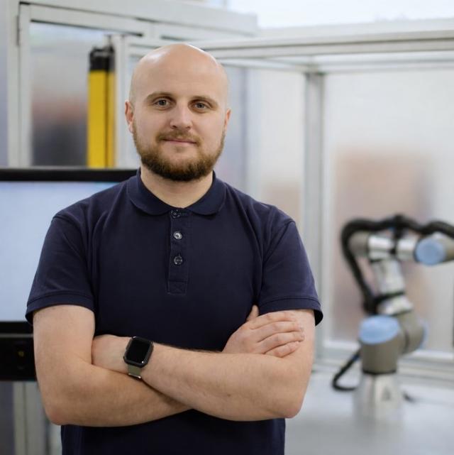 Tommi Lowe - Co-Founder